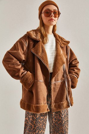 Женское длинное замшевое пальто с окантовкой