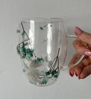 Кружка стеклянная с двойным дном и сухоцветами