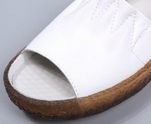 Женские туфли с открытым мыском на плоской подошве, цвет белый