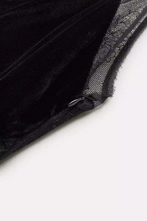 Женское черное вечернее платье на тонких бретелях