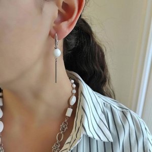 Серьги с белым агатом в белом металле