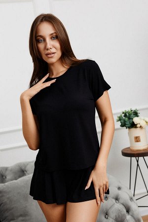 Костюм женский с шортами