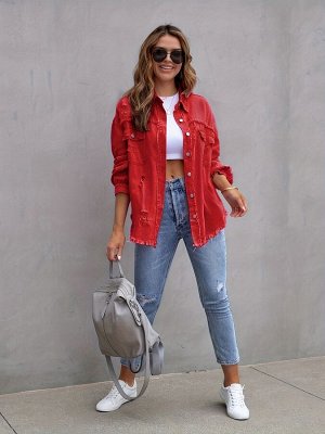 Женская джинсовая куртка с длинными рукавами, карманами и потёртостями, на пуговицах, цвет красный