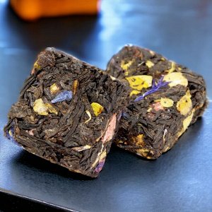 Чай черный прессованный ароматизированный. Северный лес (черный), кубик 5-7 гр., 1 шт.
