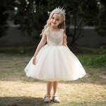 Платье детское с бусинами