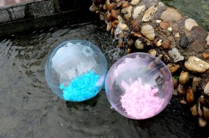Надувной мяч с перьями, цвет прозрачный/синий, 24 дюйма