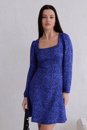 Платье с вырезом "каре" синее
