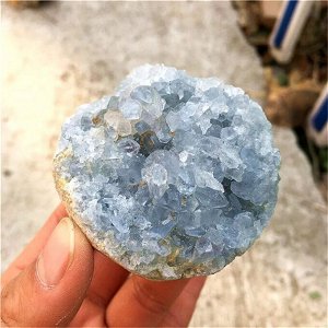 Натуральный кристалл целестита