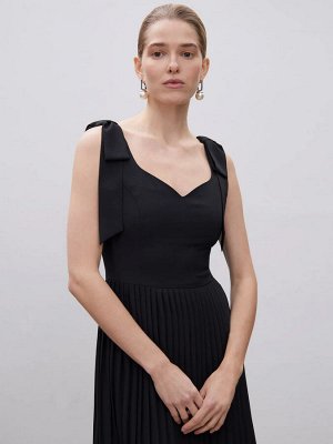 EMKA Платье приталенного кроя  цвет: Черный PL1403/carbid