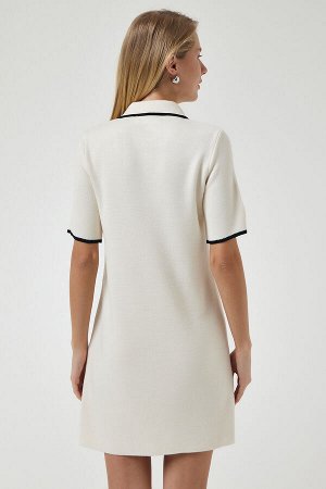 Женское кремовое трикотажное платье с воротником-поло и молнией DP00200