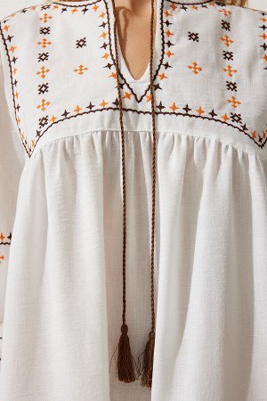 Женское льняное платье цвета экрю с вышивкой RG00007