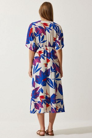 Женское трикотажное платье цвета экрю синего цвета с запахом и воротником DK00167