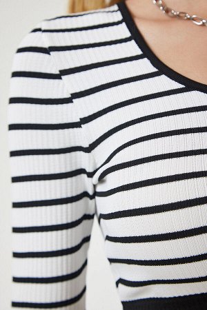 Женская укороченная трикотажная блузка в белую полоску на шнуровке PF00067