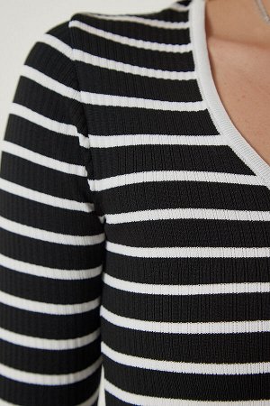 Женская укороченная трикотажная блузка в черную полоску на шнурке PF00067