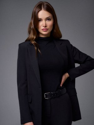 Костюм чёрный
Состав: 65% ПЭ, 32% вискоза, 3% эластан Состав подкладки: текстильная 100% ПЭ

Жакет (длина по спинке - 72 см, длина рукава - 62,5 см)

- полуприлегающего силуэта, с центральной застежко