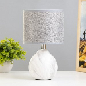 Настольная лампа "Гуте" 1хE14 белый-серый 15х15х26 см RISALUX