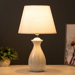 Настольная лампа "Лилиан" Е27 40Вт белый 25х25х42см RISALUX