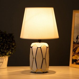 Настольная лампа "Рико" Е14 40Вт бело-золотистый 20х20х33 см RISALUX