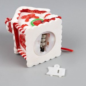 Ёлочная игрушка «Имбирный домик» 6 x 8,5 x 5.5 см, от батареек, свечение тёплое белое