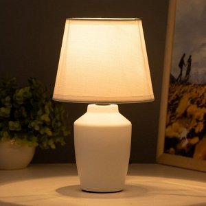 Настольная лампа "Асель" Е14 40Вт белый 14х14х24 см RISALUX