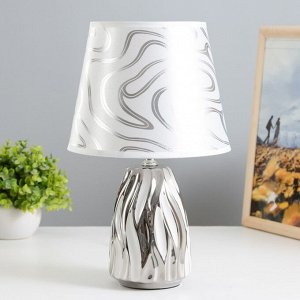 Настольная лампа "Риана" Е14 40Вт серебро белый 20х20х33см RISALUX