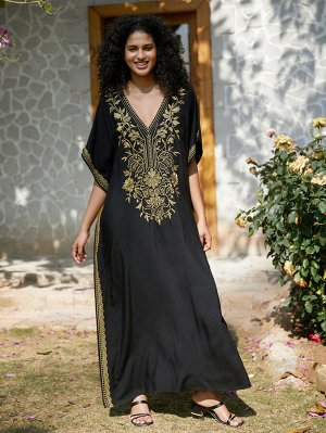 Женское макси-платье с вышивкой, цвет чёрный/золотистый
