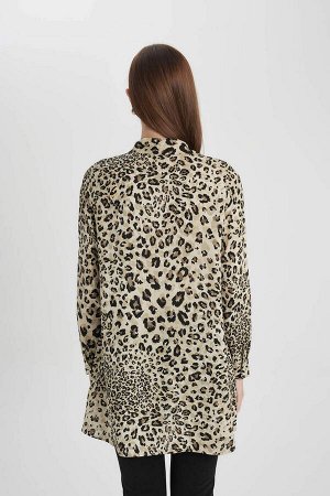 Рубашка-туника с длинными рукавами и леопардовым узором обычного кроя