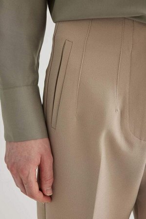 Узкие укороченные брюки с высокой талией и молнией-морковью