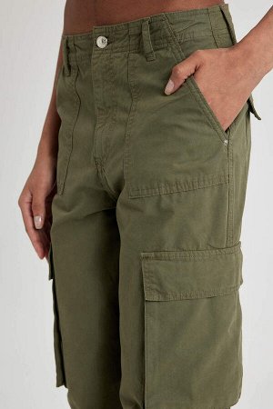 Стандартные габардиновые брюки карго прямого кроя с высокой талией и карманами карго