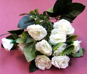 Розы 32 см белые