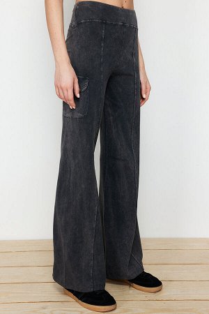Трикотажные брюки карго антрацитового цвета с карманами