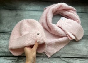 Шапка черная