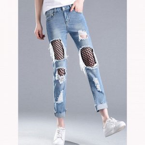 Рваные женские джинсы с вшитыми сетками