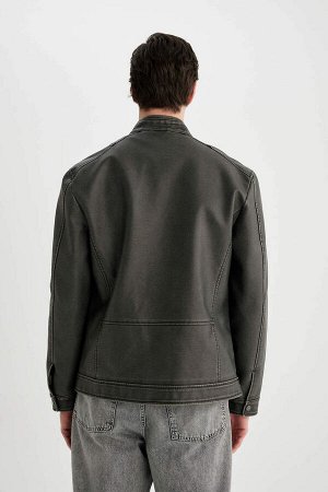 Приталенная куртка с воротником-стойкой Куртка из искусственной кожи