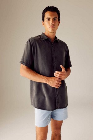 Рубашка из тенселя с короткими рукавами стандартного кроя