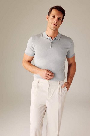 Облегающая трикотажная футболка с воротником-поло и короткими рукавами