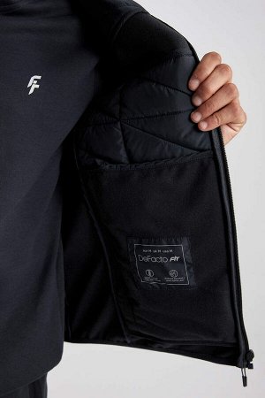 Водоотталкивающее пальто приталенного кроя в рубчик с капюшоном DeFactoFit
