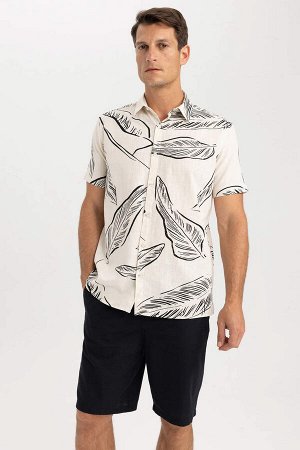Рубашка из смесового льна с принтом и воротником-поло обычного кроя с короткими рукавами