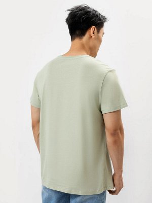 Хлопковая прямая футболка в пыльно-зеленом оттенке