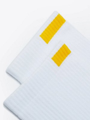 Высокие мужские носки белого цвета с желтым прямоугольником (1 упаковка по 5 пар)