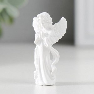 Фигурка полистоун «Девушка-ангел смотрит в ладони», 1.5x2.6x5 см, МИКС