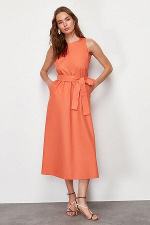 Платье миди из 100% хлопка с оранжевым поясом и карманами из поплина