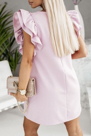 Розовое платье прямого кроя с рюшами