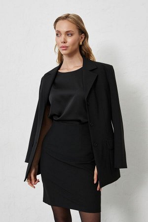 Блуза Комфортная блуза из атласного полотна высокого качества. Модель прямого силуэта. Спущенное плечо на манжете.
Состав:
100% ПЭ
Длина:
62 см. (42 размер)
65 см. (52 размер)
Цвет: Черный