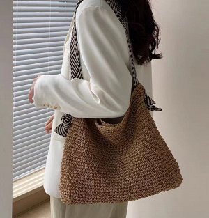 Сумка Видео: https-//www.modernbag.ru/media/upload/%D0%BD%D0%B0%D0%B1%D0%BE%D1%80%201/BG-S-125.mp4	

Плетеная соломенная сумка
Размер: см.фото&nbsp;