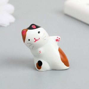 Фигурка полистоун «Котик в наклоне», 4x2.5x4 см