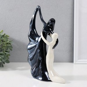 Сувенир керамика "Вальс" чёрно-белый 24,6х15х7 см