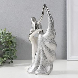 Сувенир керамика "Вальс" серебристо-белый 24,6х15х7 см
