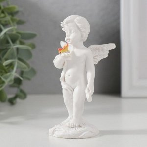 Сувенир полистоун "Белоснежный ангел стоит с цветной бабочкой" 9х3,5х4,8 см