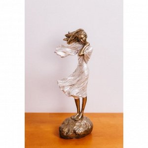 Сувенир полистоун "Девушка стоит на камне" 10,5х8,5х29 см
